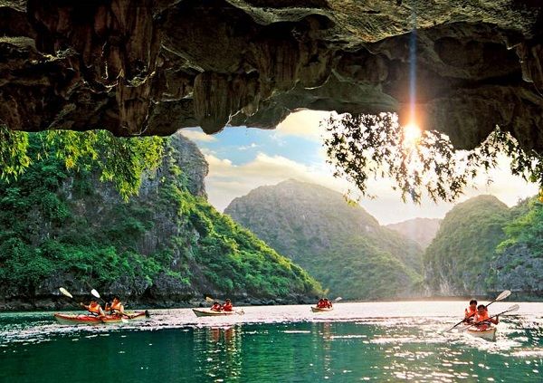 Giá vé chèo thuyền kayaking Hạ Long | Đơn vị cho thuê thuyền nan, Kayak